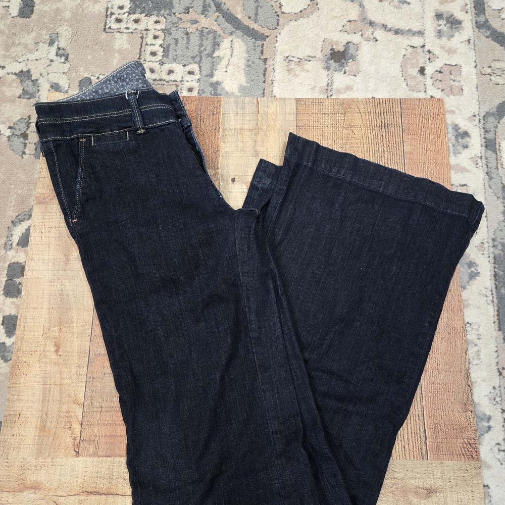 GAP Women's Low Rise Flare Jeans, Tall 36"